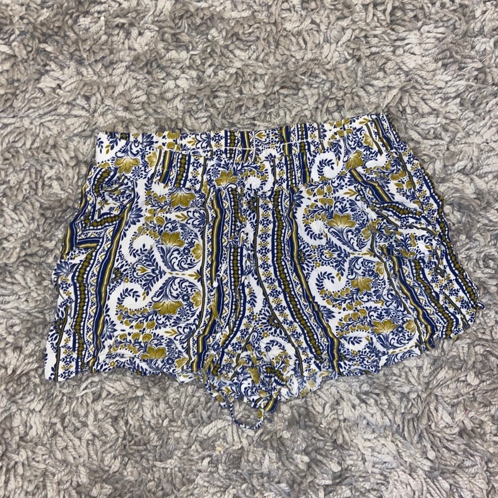 Floral shorts - Picture 2 of 3